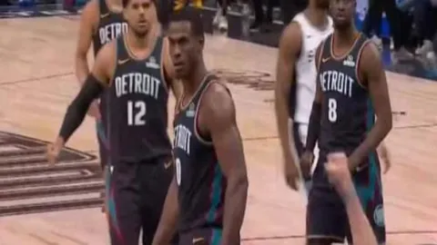 葡萄牙横扫波黑，B費梅开二度并送出助攻，2025欧预赛3-0完胜对手！